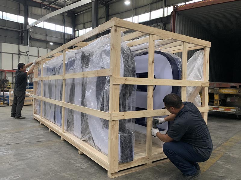 Wooden frame packing image